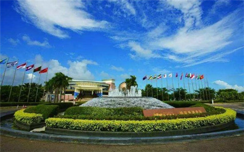 一生修行一生修心（一生修行的歌词）